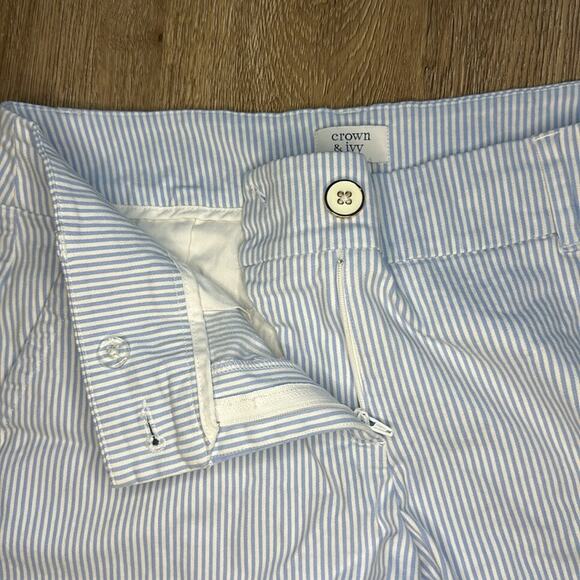 Crown & Ivy Blue & White Striped Shelby Scalloped Shorts Size 6 - Picture 2 of 4